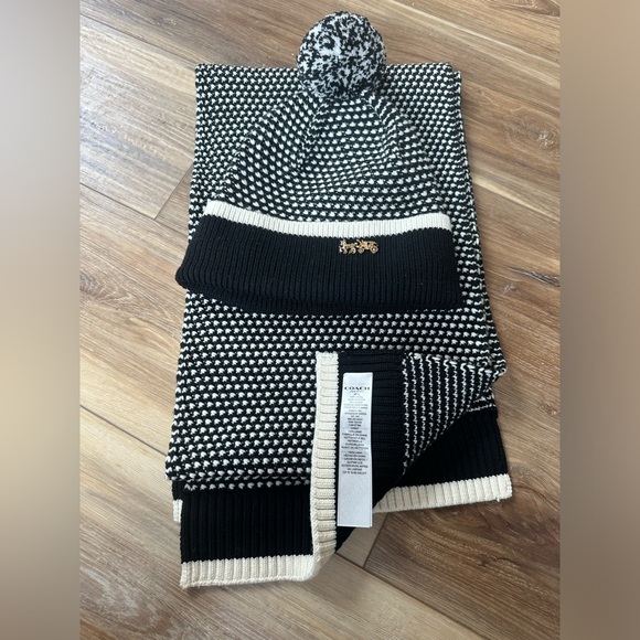 Coach 100% Wool Scarf and Hat Set - Picture 1 of 5